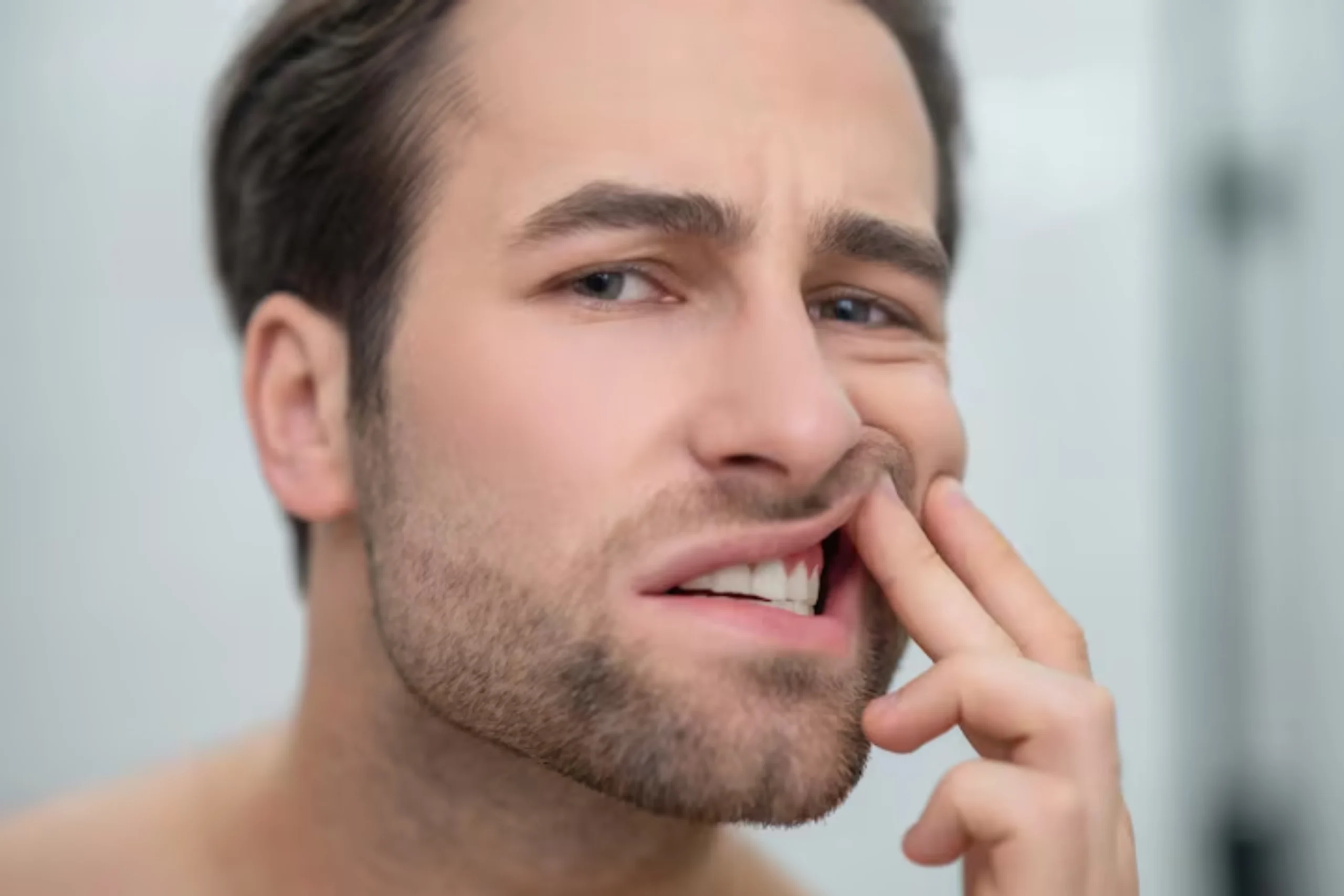 Symptoms of a Cracked Tooth and When to Seek Treatment